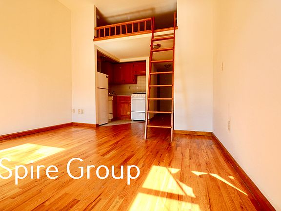3rd image of 722 Amsterdam Ave #5D