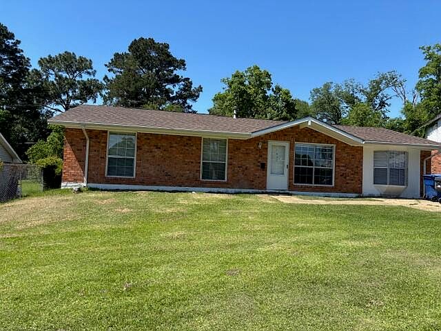 1st image of 1038 Longleaf Ln