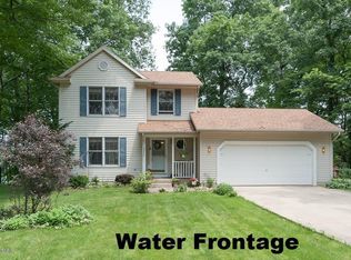 28020 Acorn Dr, Lawton, MI 49065