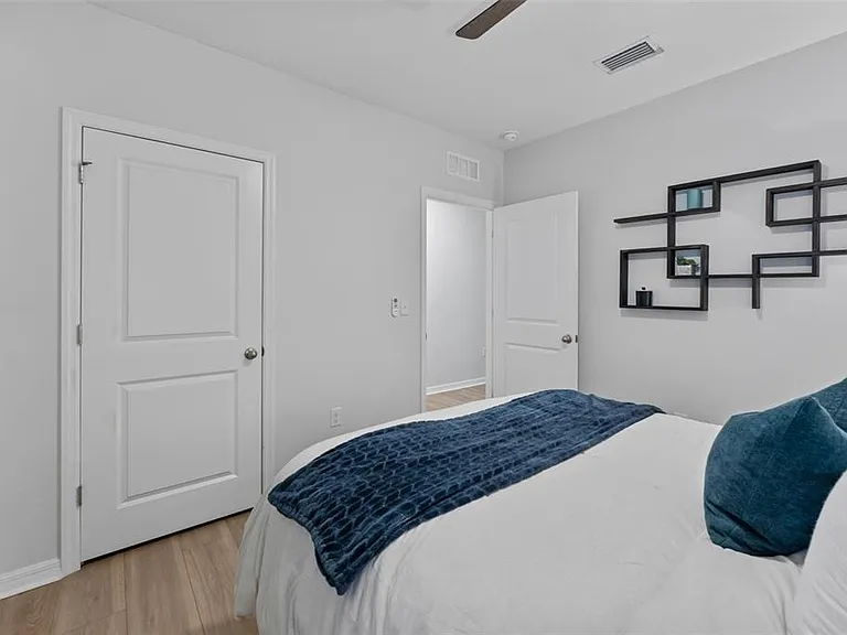10918 Trailing Vine Dr — Photo 15