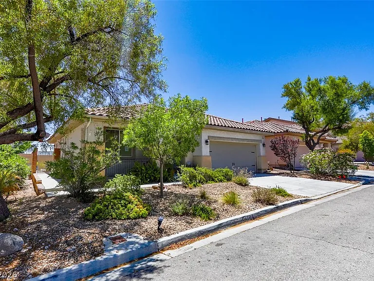 11057 Village Crest Ln — Photo 4