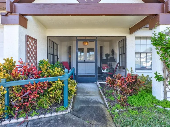 1201 Camelot Ct, Palm Harbor, FL 34684