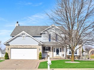 573 Larson Ln, Dekalb, IL 60115