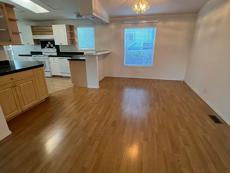 2976 Spinnaker Dr — Photo 5