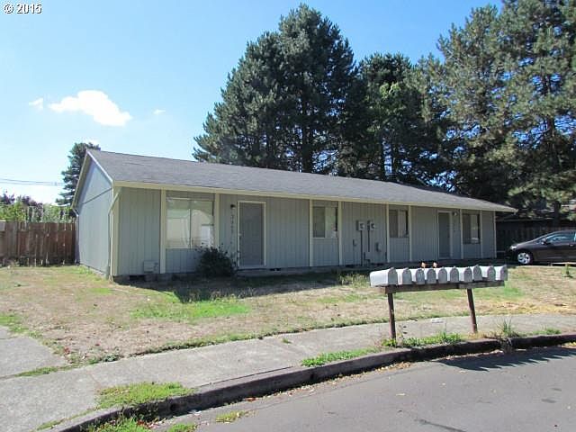 1st image of 2660 NE Hampton Ct