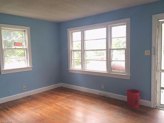 3rd image of 1607 Cannon Ave