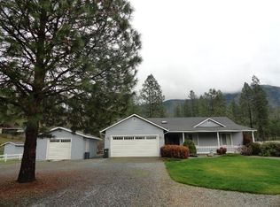 3271 Cloverlawn Dr, Grants Pass, OR 97527