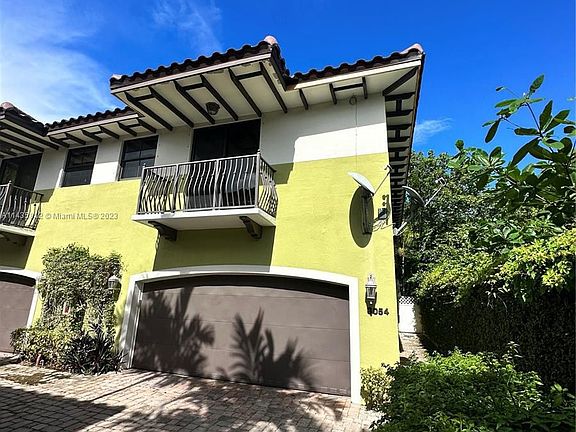 2nd image of 3054 McDonald St #8