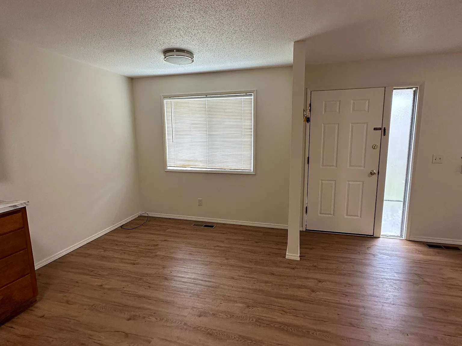 1 bed, 700 sqft, $1,050 — Photo 3