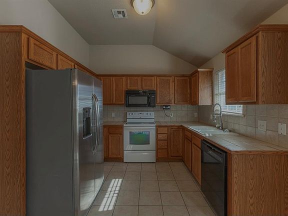 3rd image of 12368 SW 6th St