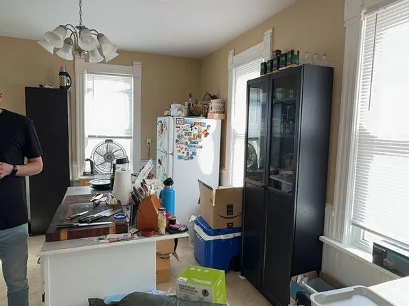 1932 N Warren Ave, Milwaukee, WI 53202