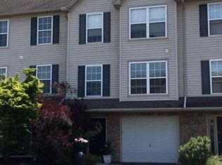 220 Fisher Dr, York, PA