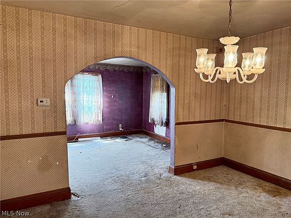 5th image of 677 Eastland Ave
