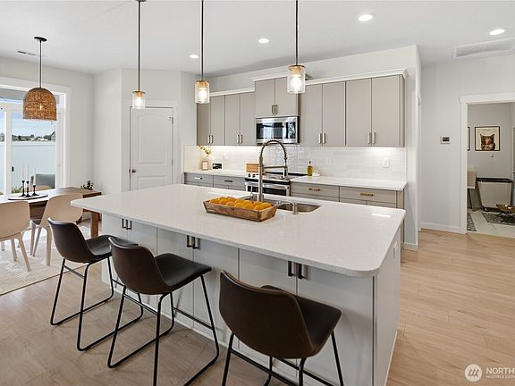 3rd image of 1154 7th Avenue NE