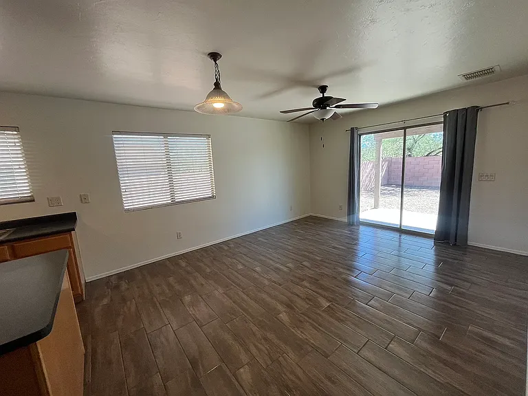675 W Firehawk Dr — Photo 8