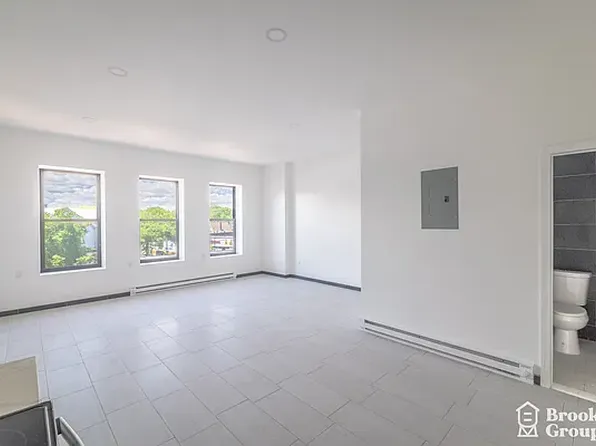 610 East 16th Street 6 image 3 of 9