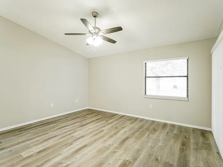 8046 Hathaway Dr — Photo 9