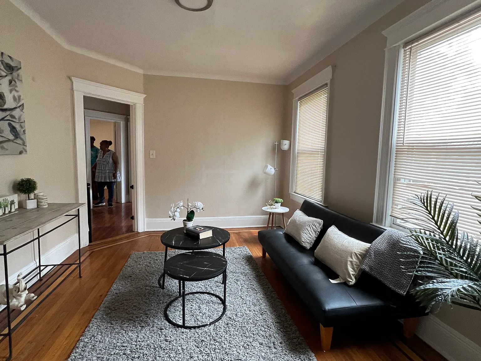 4 bed, 1137 sqft, $4,680 — Photo 4