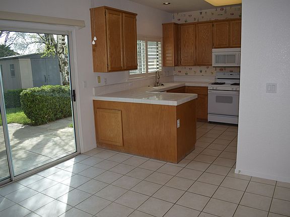 5th image of 9435 Lakewind Ln