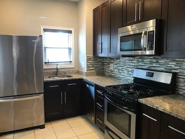 1626 S Charles St — Photo 6