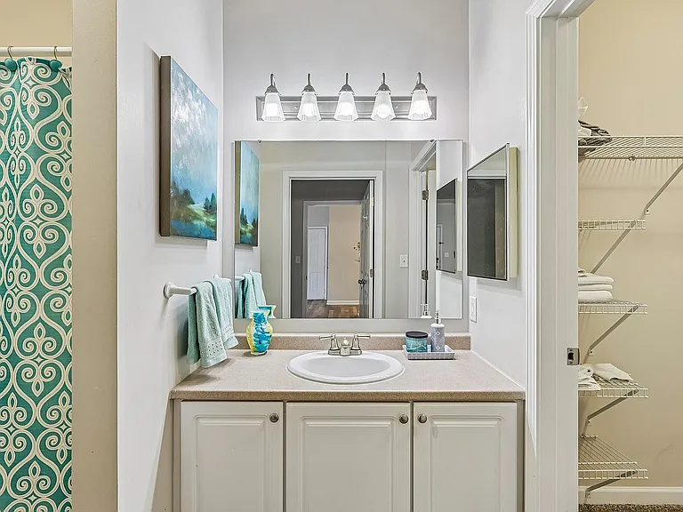 Chic and modern bathroom with elegant lighting