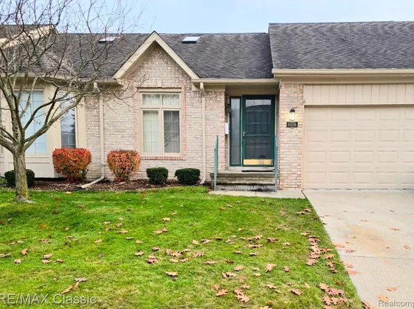 15556 Christopher Ct, Clinton Township, MI 48035