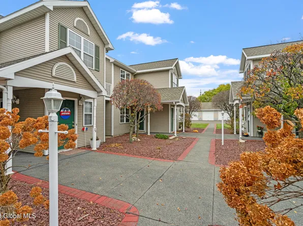 25 Coralberry Court, Albany, NY 12203