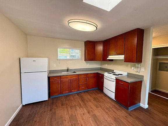 3rd image of 19 Merrydale Rd #16