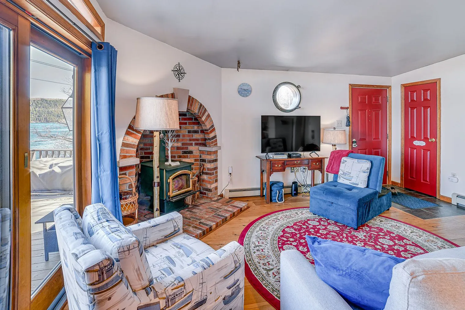 2 bed, 1.0 bath, 495 sqft, $2,747 — Photo 3