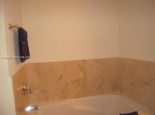 1800 N Bayshore Dr #3310 — Photo 10