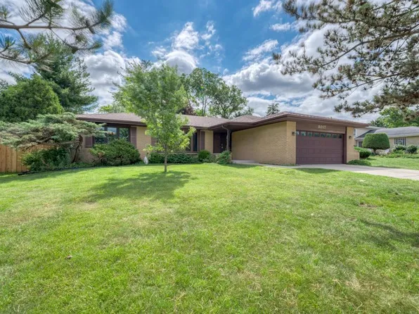 8017 Sawyer Rd, Darien, IL 60561