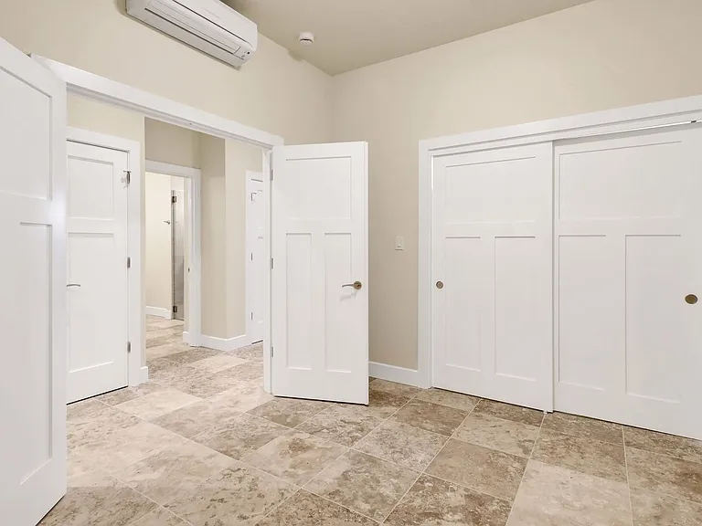 1203 W Holly St — Photo 27