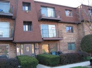 718 Cobblestone Cir APT D, Glenview, IL 60025