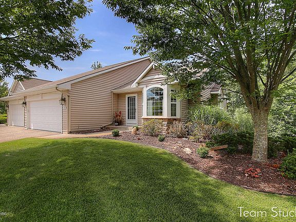 3rd image of 207 Water Lily Way NE #27