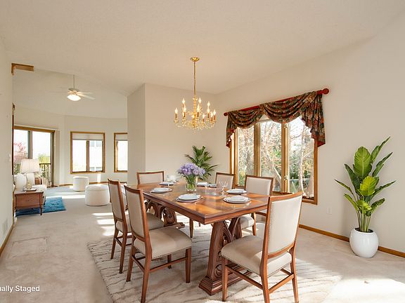 2nd image of 2601 Wexford Ct
