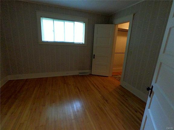 3rd image of 113 Potter Ave