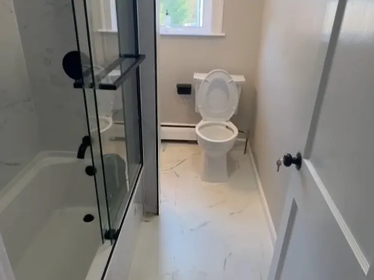 102 Rochambeau Ave — Photo 12
