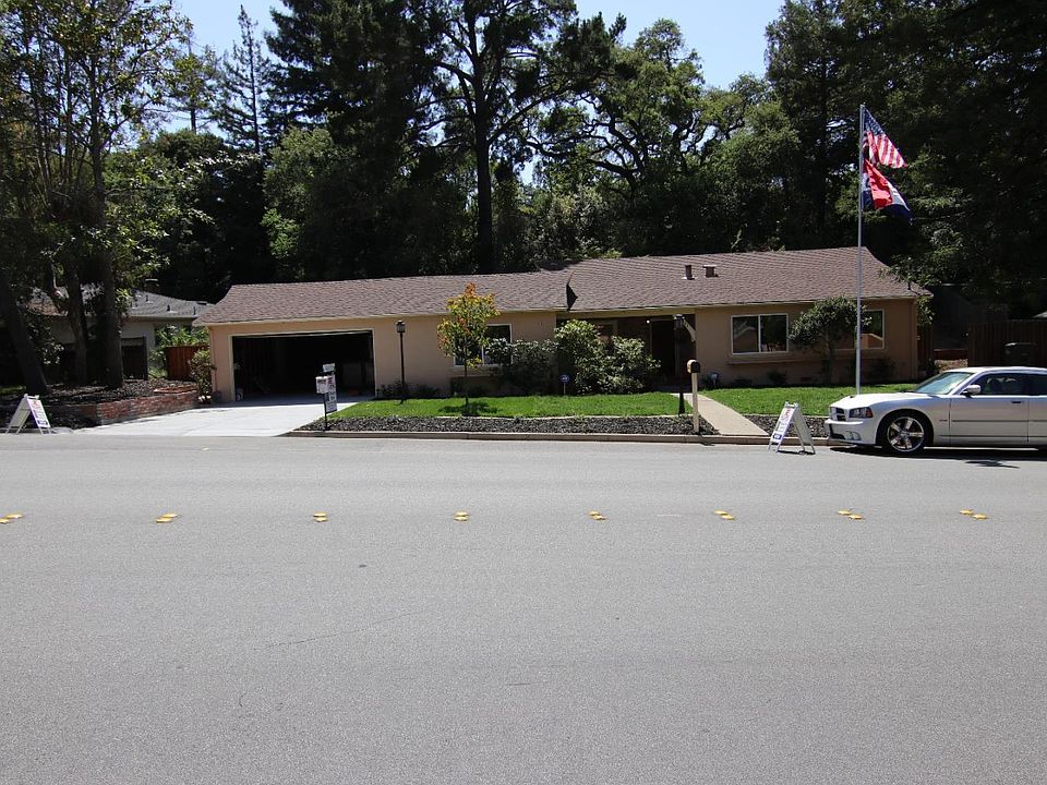 1st image of 501 La Mesa Dr