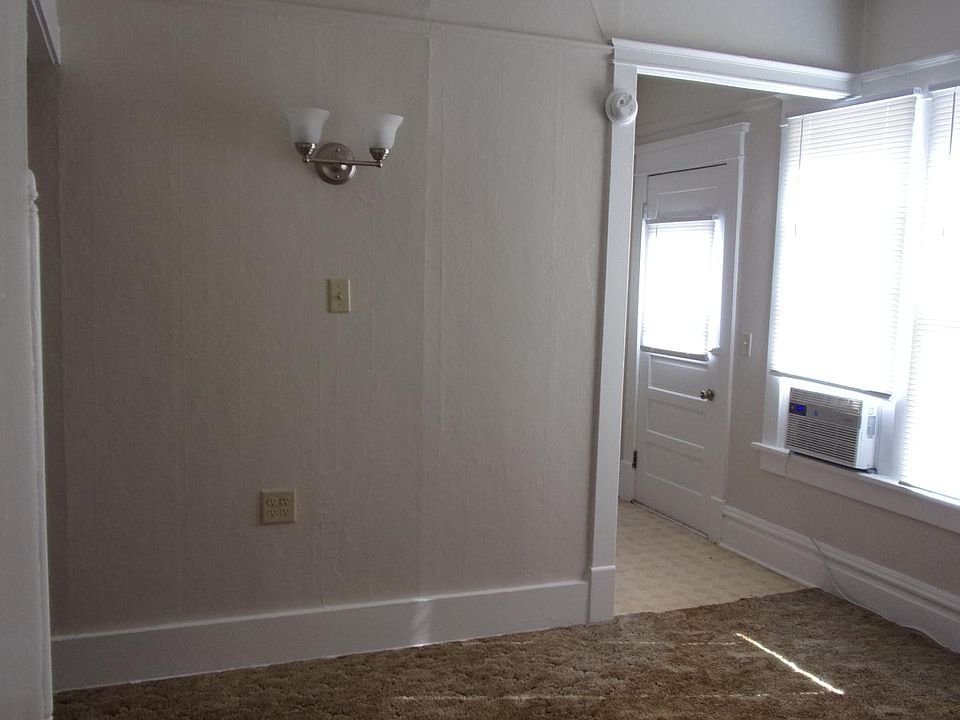 2nd image of 632 Hill Ave #2