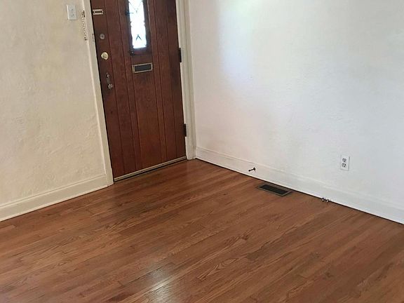 2nd image of 7579 Lindbergh Dr