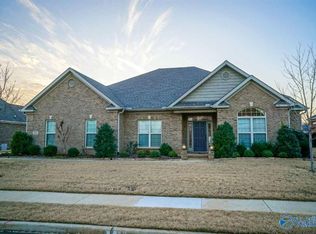 105 Lightning Bug Cir SW, Huntsville, AL 35824