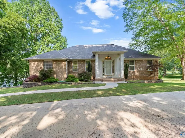 100 Rich Dr, Gurley, AL 35748
