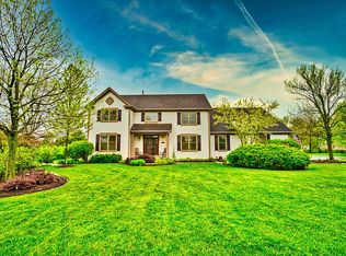 8 Charleston Ct, Hawthorn Woods, IL 60047