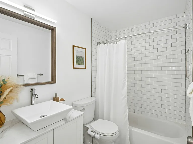 7214 NE 155th St — Photo 31