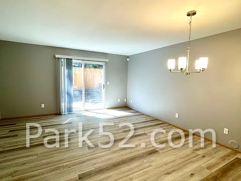 3220 Morrison Rd W — Photo 3
