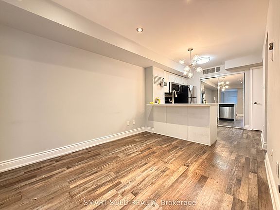 2nd image of 10 Laidlaw St #725