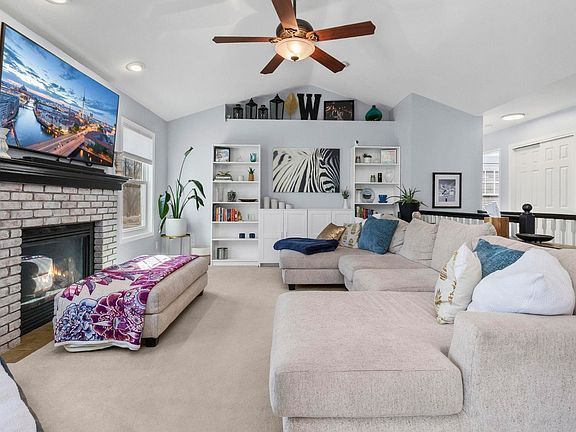 4th image of 558 Magpie Dr