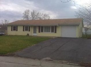 722 Acadia Rd, Valparaiso, IN 46385