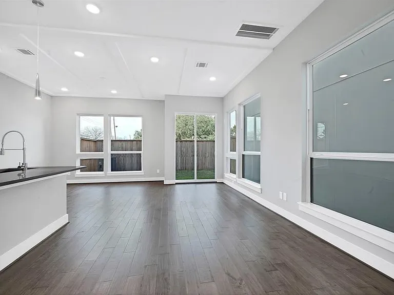 4507 Whitney Park Way — Photo 4
