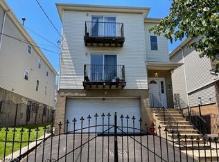 26 Seabury St, Newark, NJ 07104